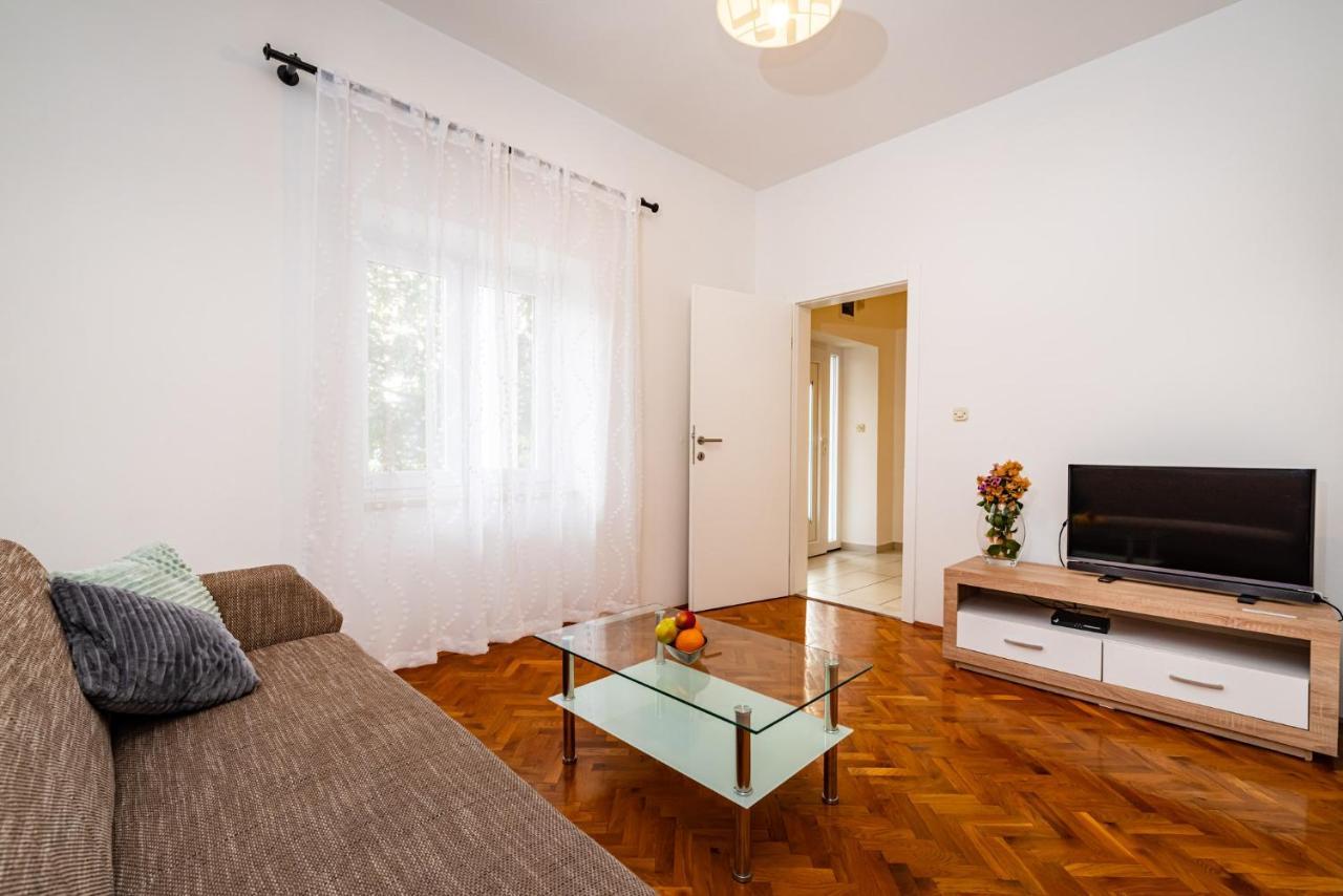 Apartment Eva มาสเลนีซา ภายนอก รูปภาพ